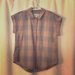 Pink and gray plaid lucky brand T-shirt.